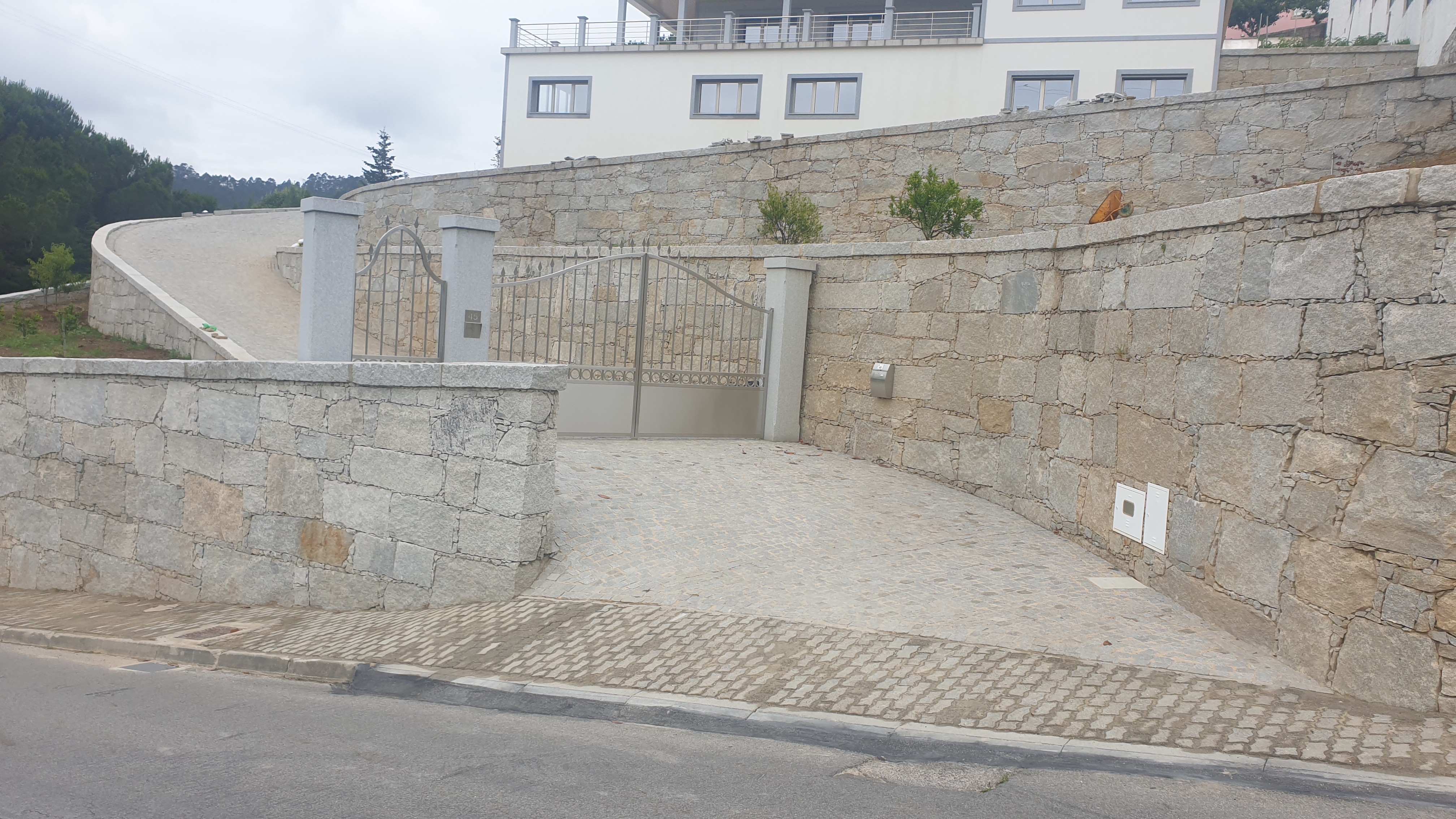 Construção de Muros de Pedra
